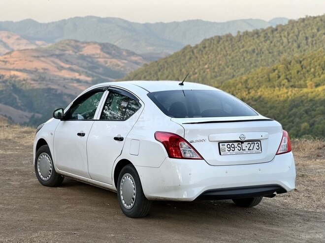 Nissan Sunny-7