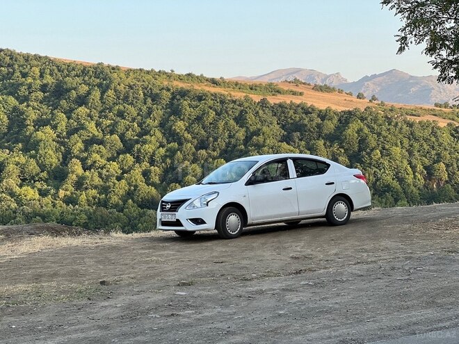 Nissan Sunny-8