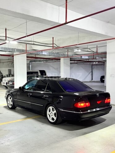 Mercedes E 320 2001, 260,000 km - 3.2 l - Bakı