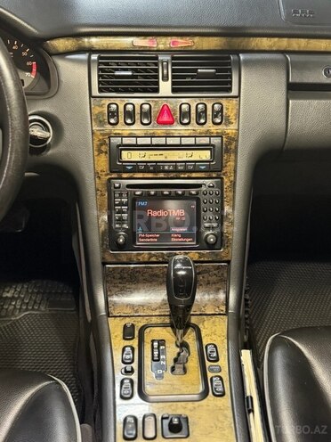 Mercedes E 320 2001, 260,000 km - 3.2 l - Bakı