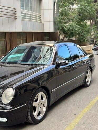 Mercedes E 320 2001, 260,000 km - 3.2 l - Bakı