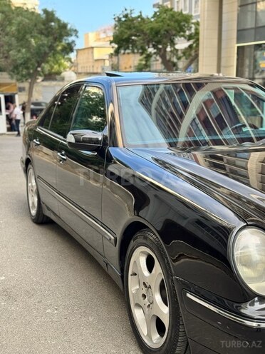 Mercedes E 320 2001, 260,000 km - 3.2 l - Bakı