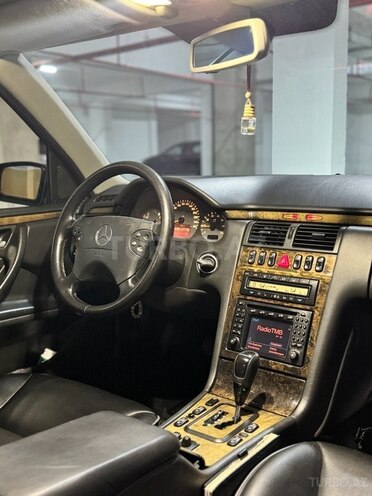 Mercedes E 320 2001, 260,000 km - 3.2 l - Bakı