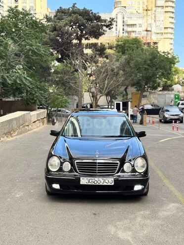 Mercedes E 320 2001, 260,000 km - 3.2 l - Bakı