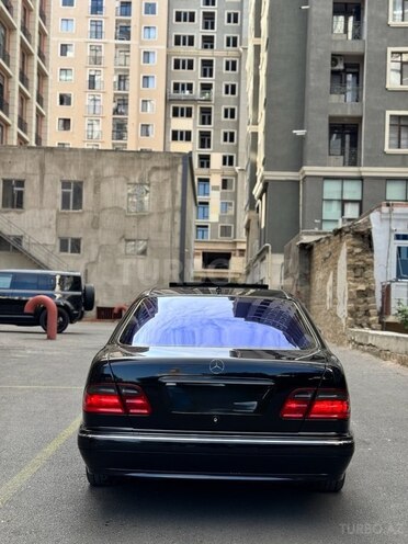 Mercedes E 320 2001, 260,000 km - 3.2 l - Bakı