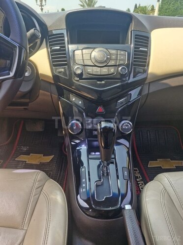 Chevrolet Cruze-15