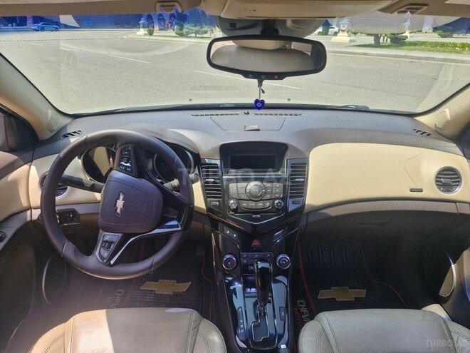 Chevrolet Cruze-11