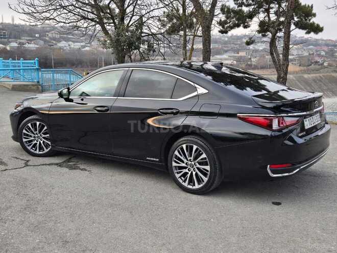 Lexus ES 300h 2022, 31,300 km - 2.5 l - Quba
