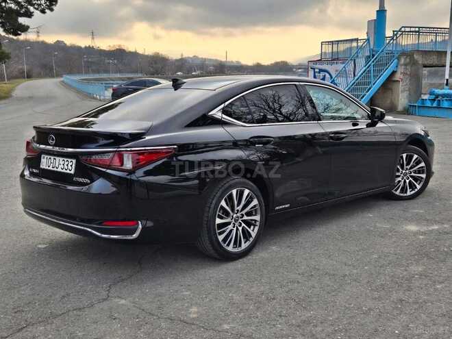 Lexus ES 300h 2022, 31,300 km - 2.5 l - Quba