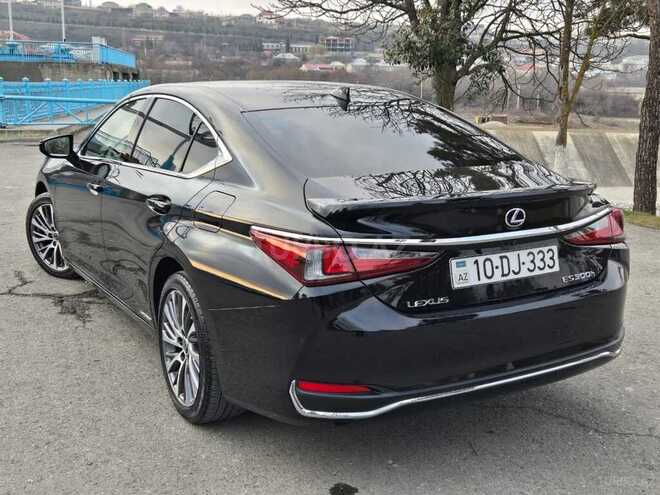 Lexus ES 300h 2022, 31,300 km - 2.5 l - Quba