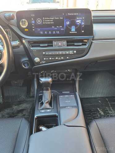 Lexus ES 300h 2022, 31,300 km - 2.5 l - Quba