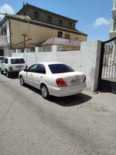 Nissan Sunny-5