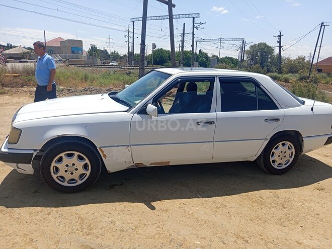 Mercedes E 200 d 1992, 527,200 km - 2.0 л - Sumqayıt