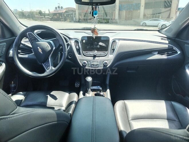 Chevrolet Malibu-8