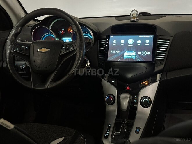 Chevrolet Cruze-12