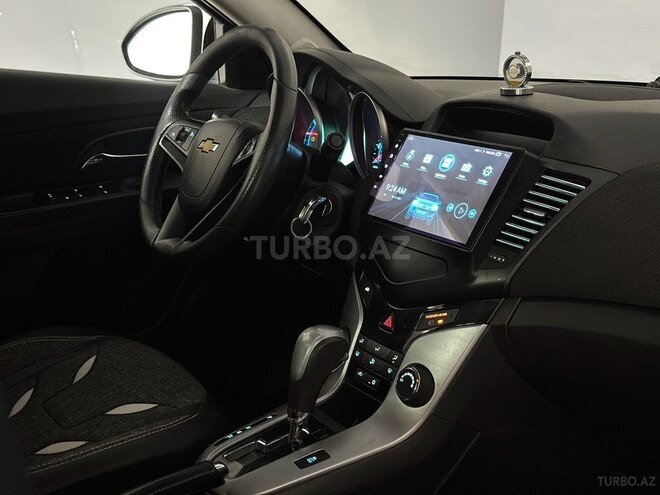 Chevrolet Cruze-16