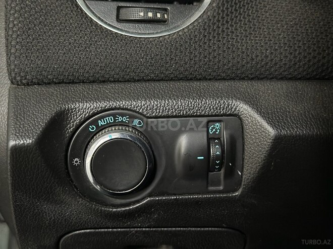 Chevrolet Cruze-24