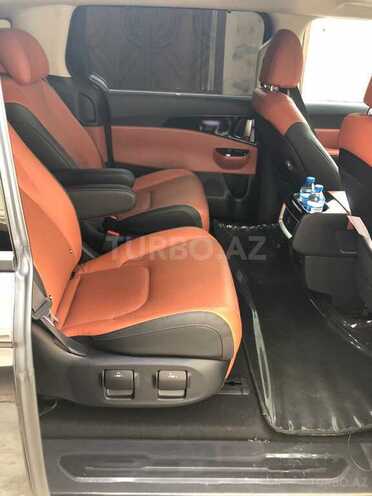 Kia Carnival-8