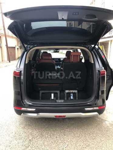 Kia Carnival-12