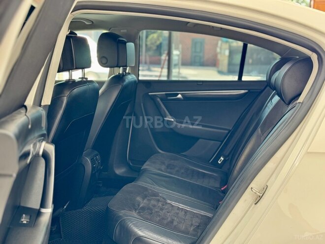 Volkswagen Passat-35