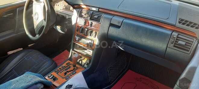 Mercedes E 240 1999, 386,485 km - 2.4 л - Bakı