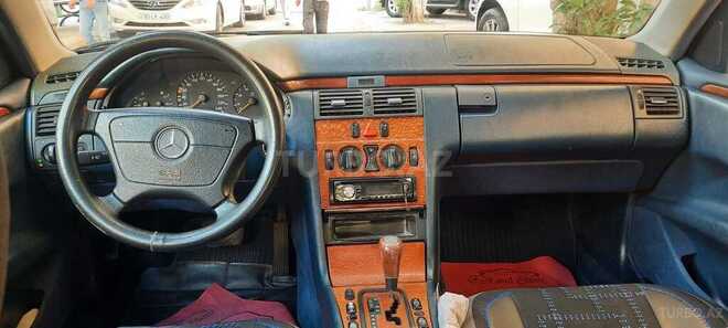 Mercedes E 240 1999, 386,485 km - 2.4 л - Bakı
