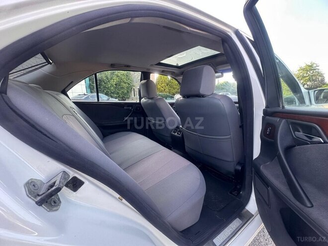 Mercedes E 240 2001, 320,555 km - 2.4 l - Qazax