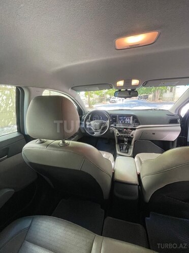 Hyundai Elantra 2016, 241,402 km - 2.0 л - Bakı