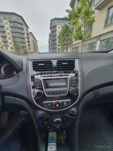 Hyundai Accent 2015, 182,000 km - 1.6 l - Bakı
