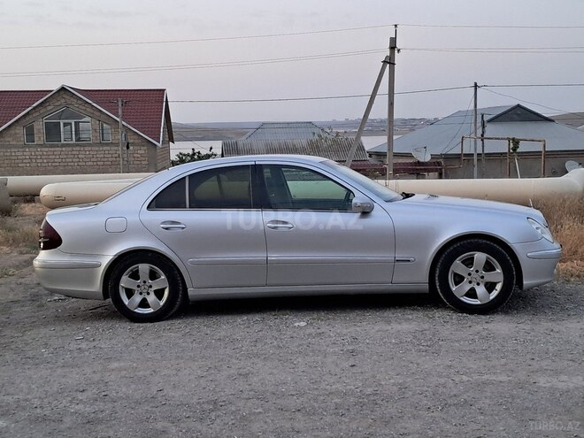 Mercedes E 270 2002, 496,580 km - 2.7 l - Bakı