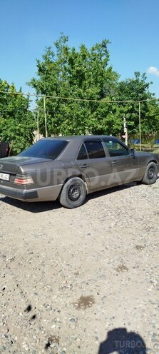 Mercedes E 200 1992, 367,916 km - 2.0 l - Beyləqan