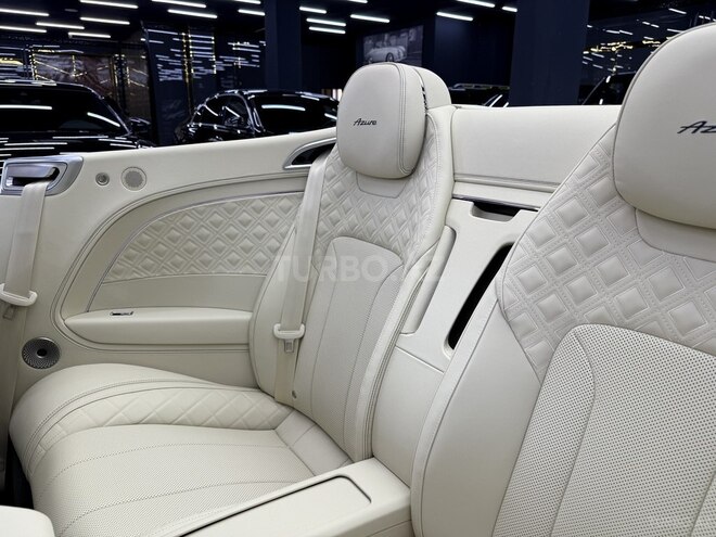 Bentley Continental GT-28