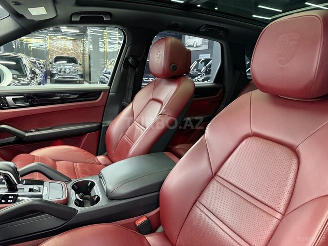 Porsche Cayenne S-12