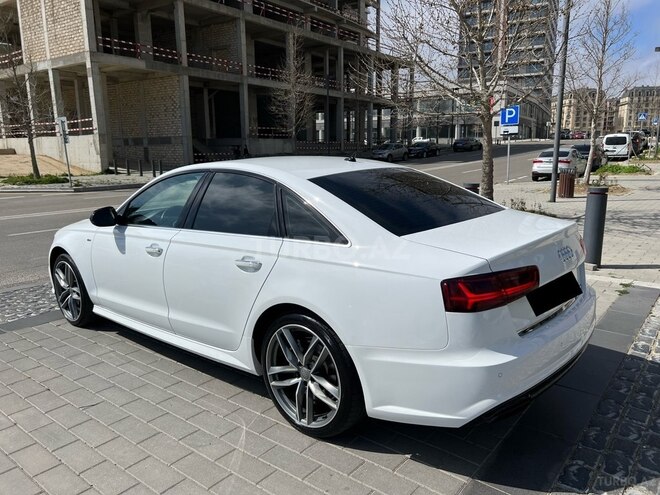 Audi A6-4