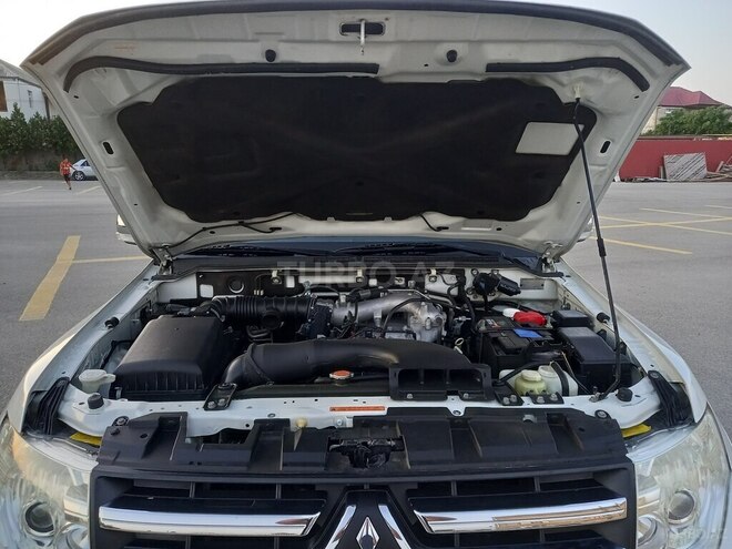 Mitsubishi Pajero 2008, 205,000 km - 3.0 л - Bakı