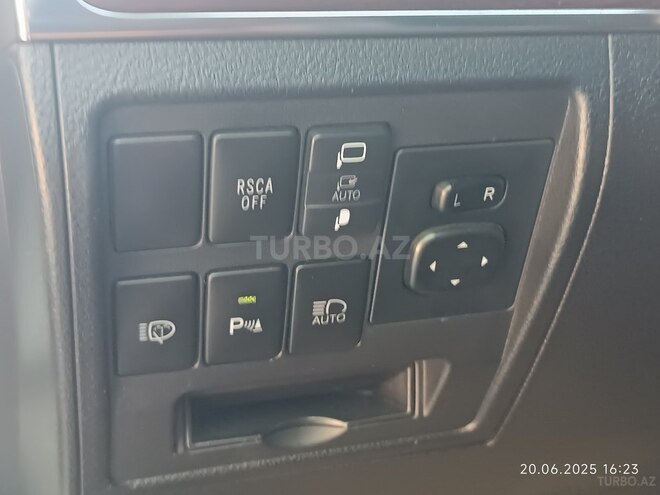 Toyota Land Cruiser 2019, 271,000 km - 4.6 l - Bakı