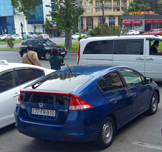 Honda Insight 2011, 352,000 km - 1.3 l - Bakı