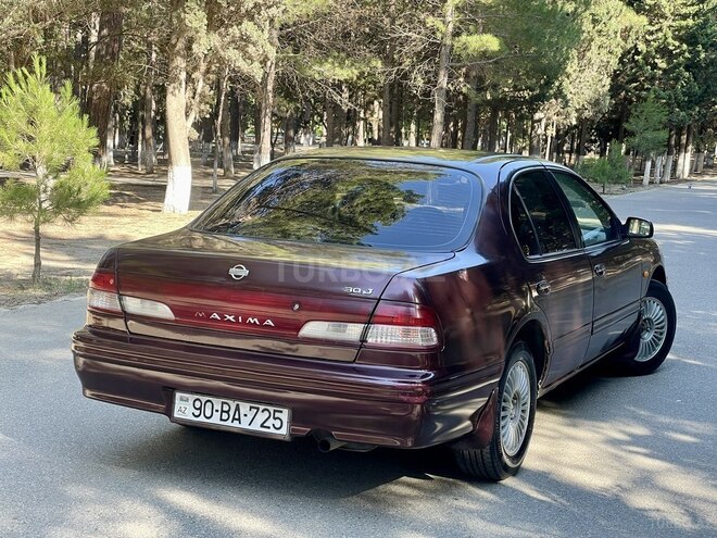 Nissan Maxima-5