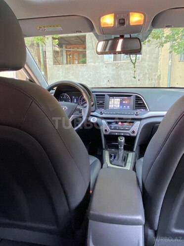 Hyundai Avante 2016, 140,000 km - 1.6 л - Gəncə