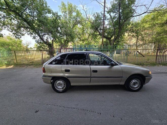 Opel Astra 1996, 354,000 km - 1.6 l - Sumqayıt