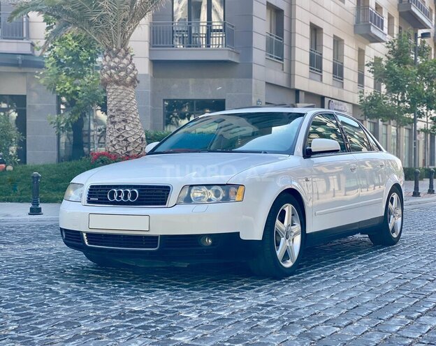 Audi A4 2003, 260,000 km - 1.8 л - Bakı