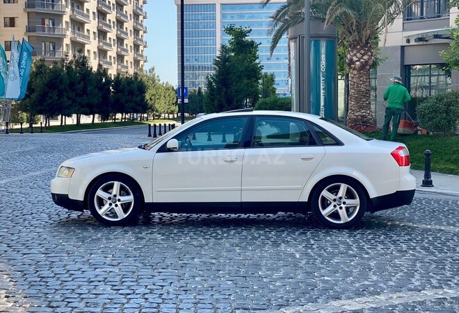 Audi A4 2003, 260,000 km - 1.8 л - Bakı