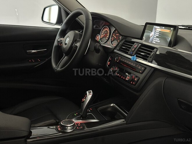 BMW 320-13