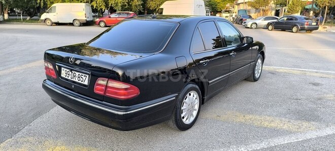 Mercedes E 280 2000, 385,000 km - 2.8 l - Sumqayıt