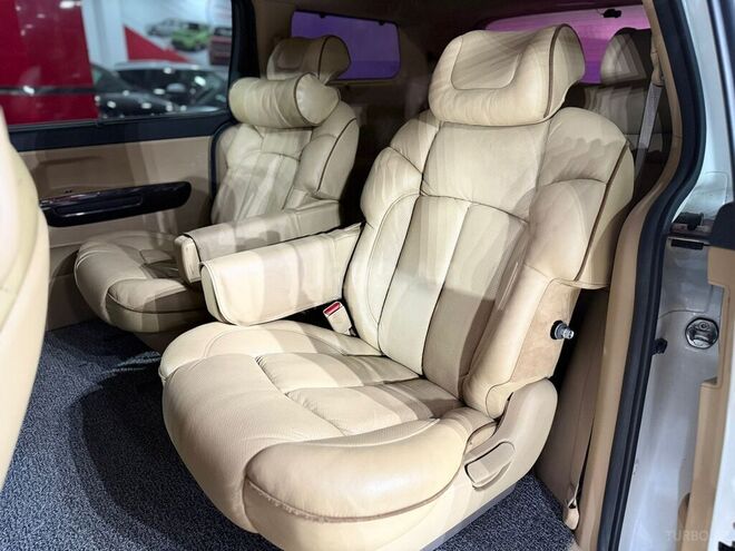 Kia Carnival-18