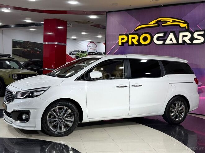 Kia Carnival-9
