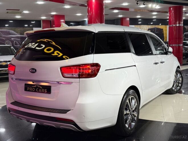 Kia Carnival-6