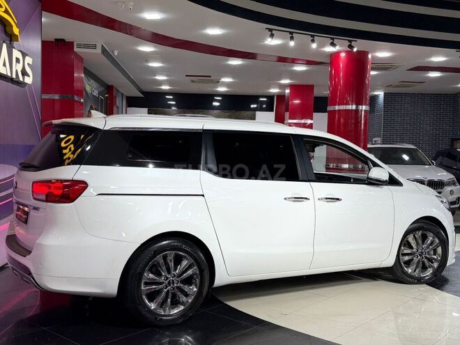 Kia Carnival-3