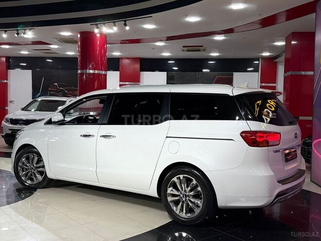 Kia Carnival-14