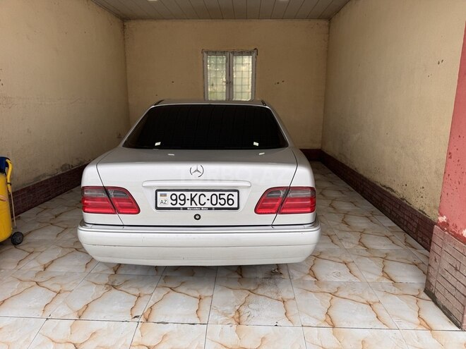 Mercedes E 240 1999, 500,000 km - 2.4 l - Salyan